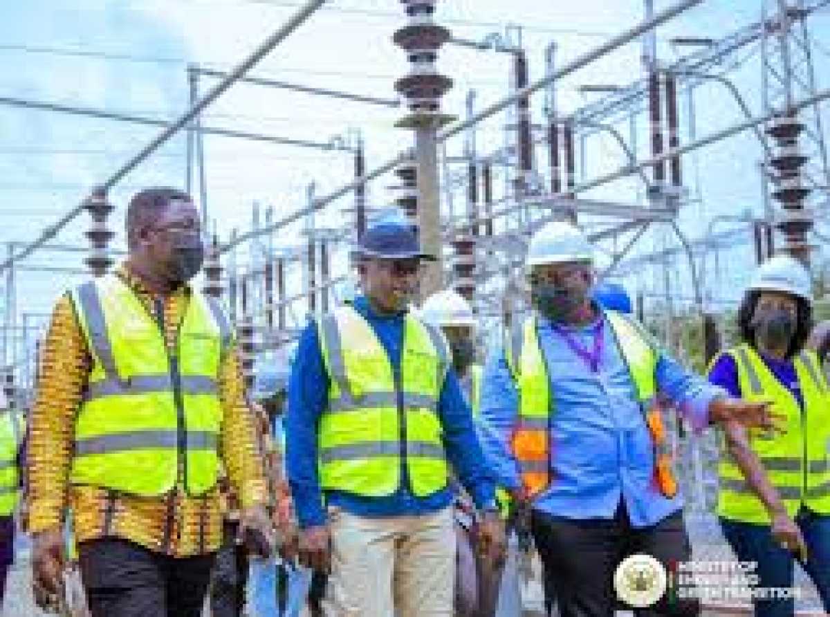 Mahama praises VRA engineers during Akosombo switchyard inspection
